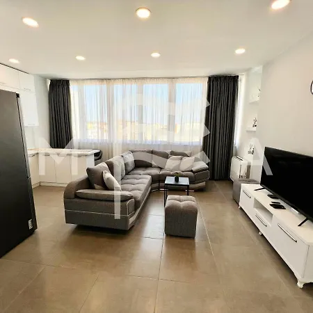 Florida,519 Apartment